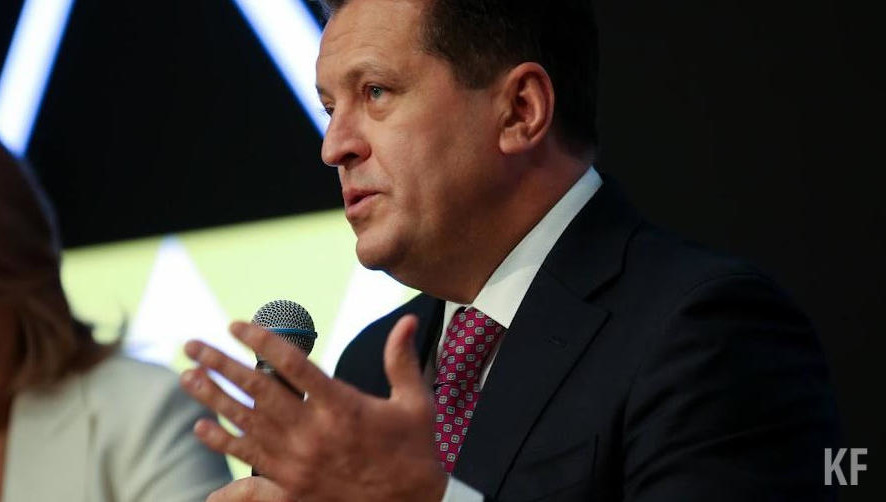 Мэр Казани отметил вклад преподавателей в жизнь человека.