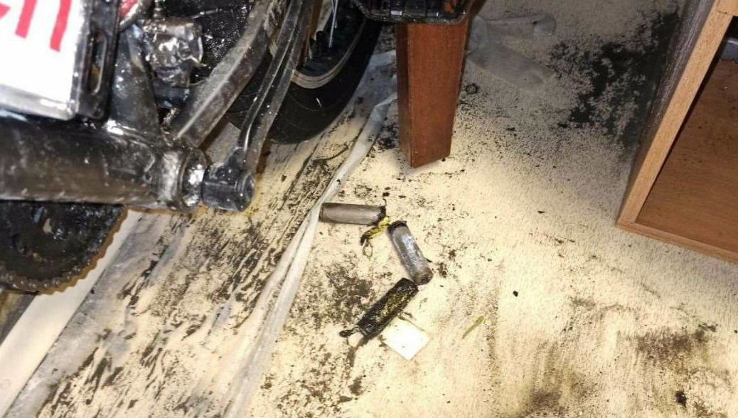 Владелец транспорта потушил «двухколесного» до прибытия огнеборцев.