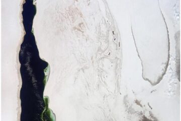 С земной орбиты сфотографировал катастрофически высохшее Аральское море рРоссийский космонавт Антон Шкаплеров. Снимок он опубликовал в своем Instagram.