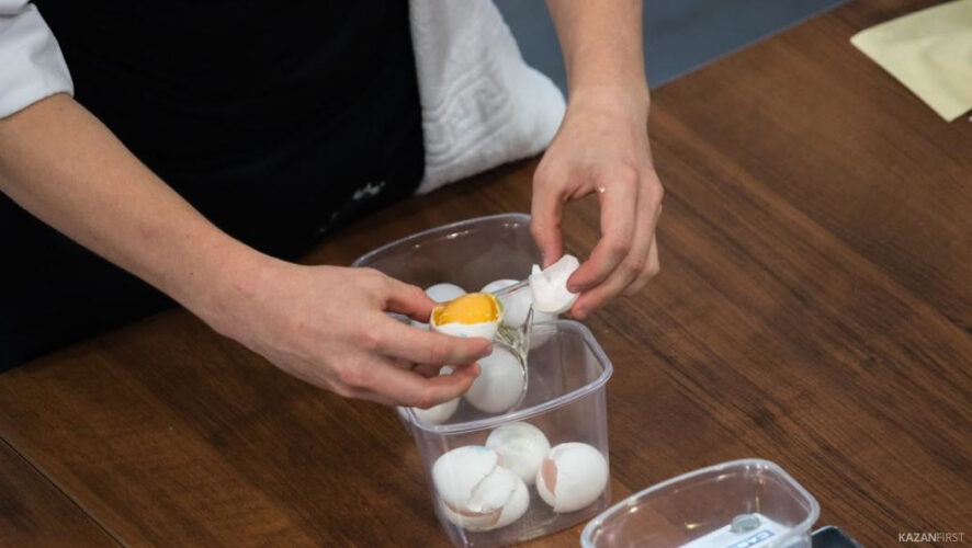 Наиболее потенциально опасным продуктом диетологи сочли яйца.