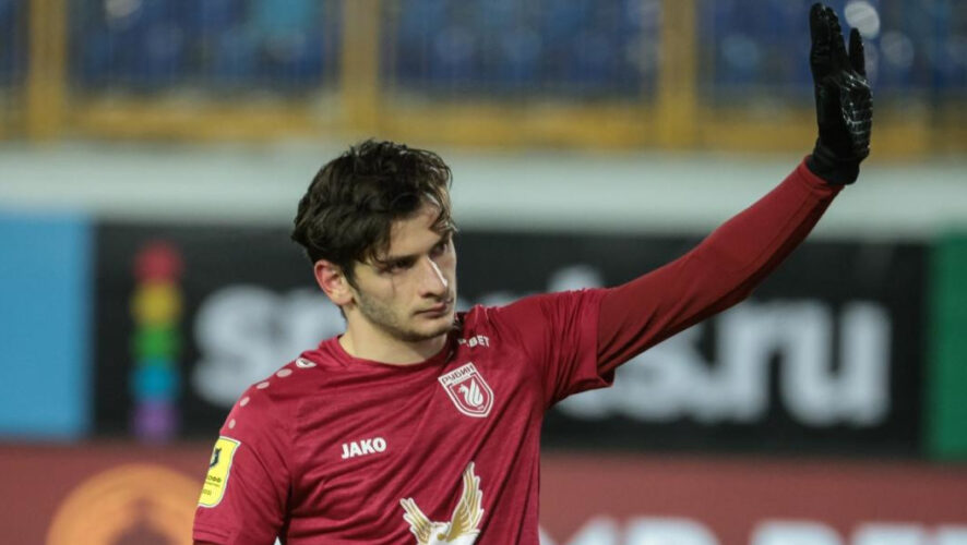 Игрок будет получать полтора миллиона евро за сезон.