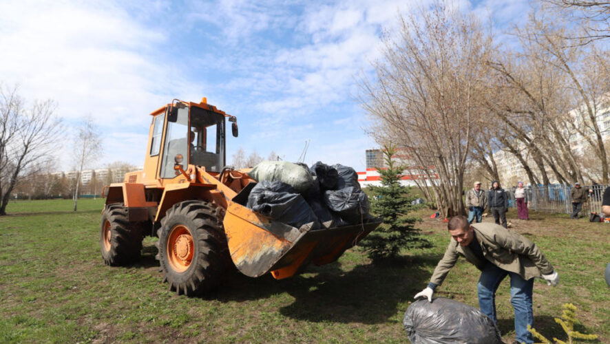 Вывезли 650 полных машин мусора.