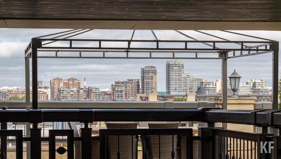 На первом этаже откроют кафе на 60 мест и гардеробы.