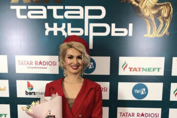 Певица Ландыш Нигматжанова раскрыла неприятную сторону взаимоотношений на татарской эстраде. Она перевела внутренний конфликт компании в публичную плоскость. Большого скандала теперь точно не избежать.