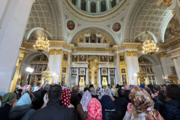 Митрополит Казанский и Татарстанский Кирилл совершил торжественные богослужения.