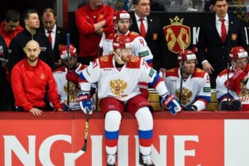 Российские хоккеисты потерпели второе поражение на турнире.