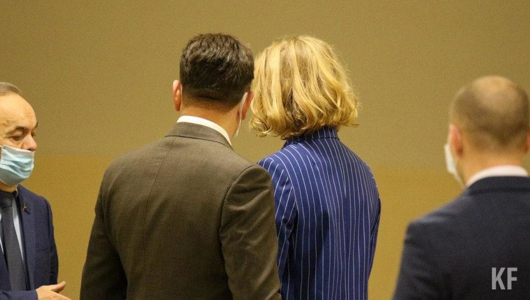 Ограничения ввели против чиновников и их детей.