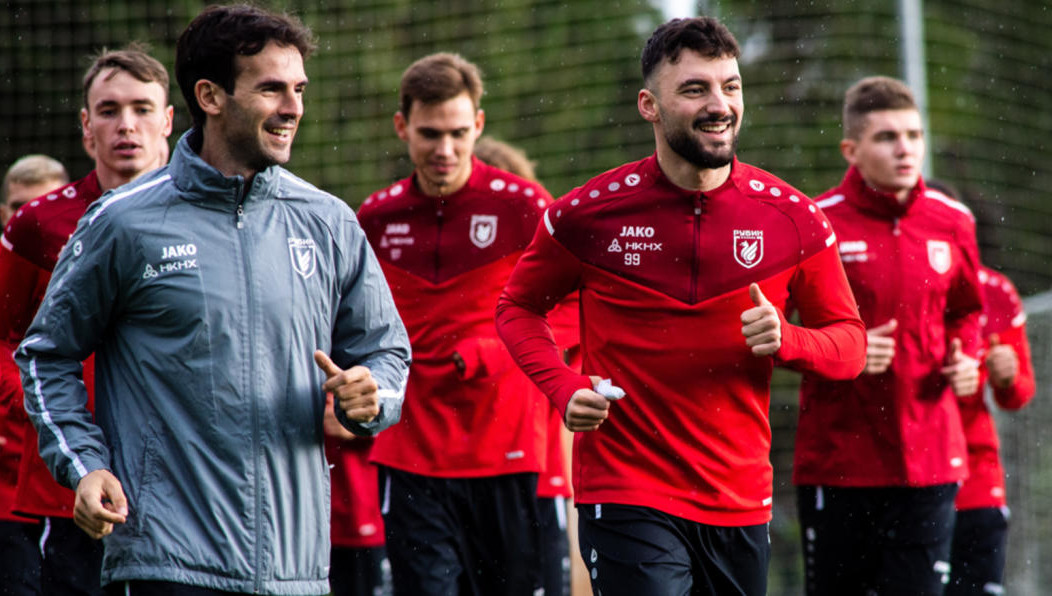 Команда летела авиакомпанией «Аэрофлот».