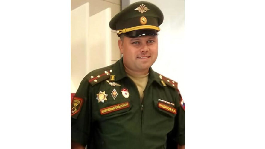 Старший лейтенант служил заместителем командира танковой роты по вооружению танкового батальона.