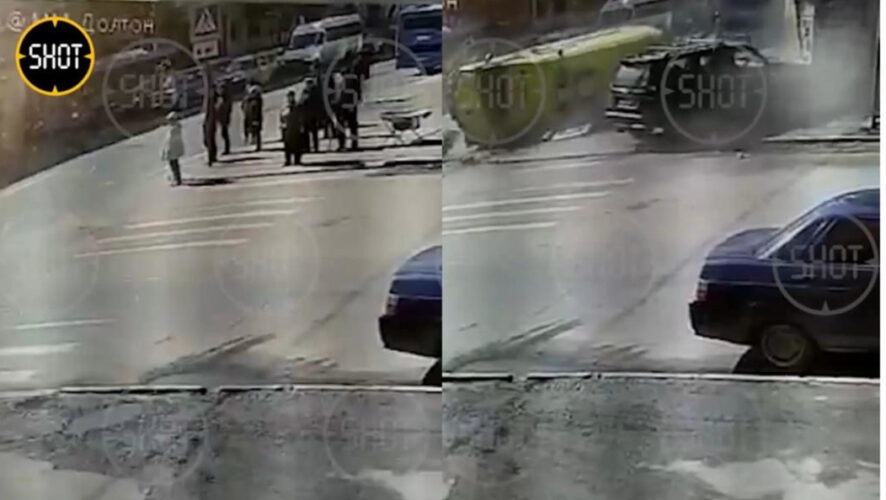 В аварии скончался водитель бригады и один из пешеходов.