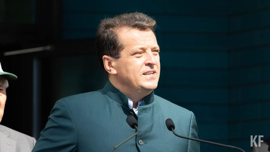 Затем идут главы Саратова и Нижнего Новгорода.