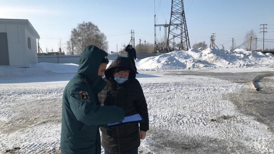 В 11:41 пожарные ликвидировали открытое горение.