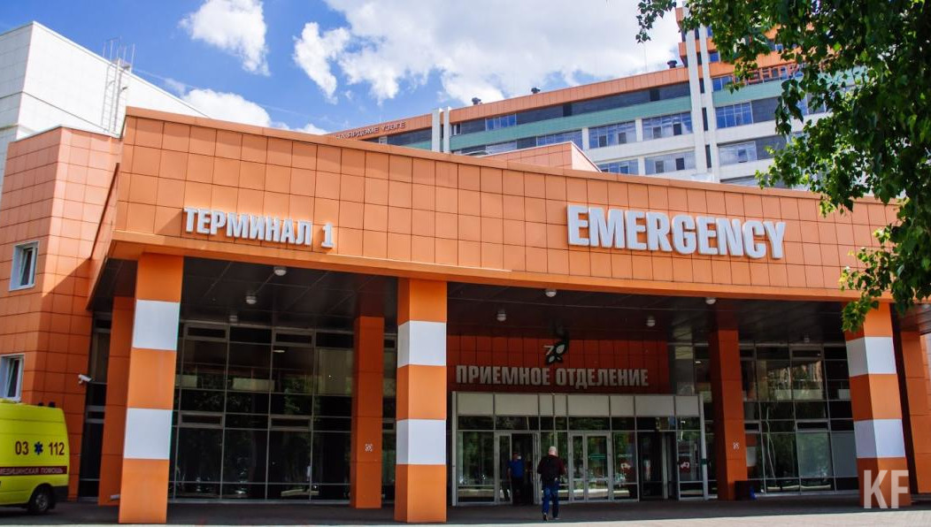 Молодую женщину отвезли в 7-й горбольницу.