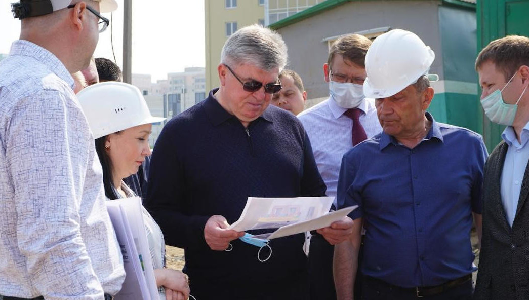 Деньги выделили на постройку семи объектов в городе.