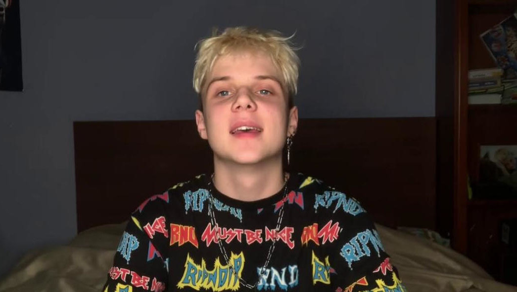 На «сольник» артиста собрались люди от 5 до 60 лет.