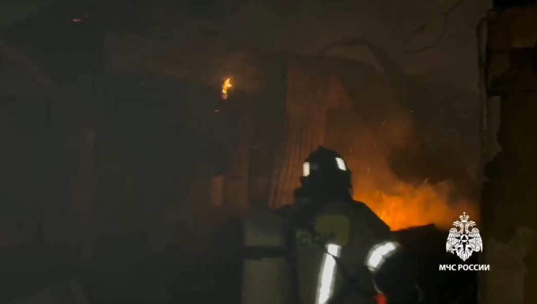 Погибший проживал один.