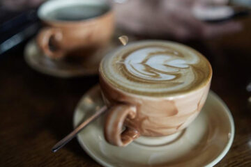 Специалист рекомендует пить кофе отдельно от других продуктов