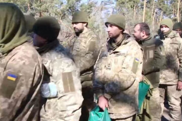 При этом добровольно в плен сдался 61 украинский военный.