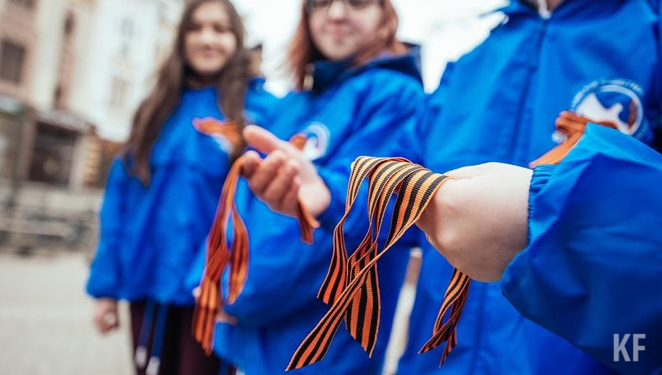 Символ праздника можно будет получить у часов на улице Баумана и в парке имени Горького.