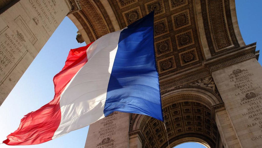 Для получения визы в Россию граждане могут обращаться в консульский отдел посольства