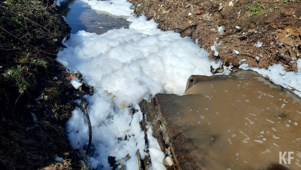 Специалисты взяли пробы сточной воды