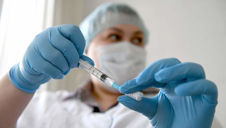 После обострения хронического заболевания вакцинироваться можно не ранее чем через месяц.