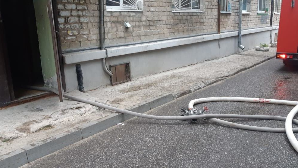 В квартире на улице Деловой загорелся пол.