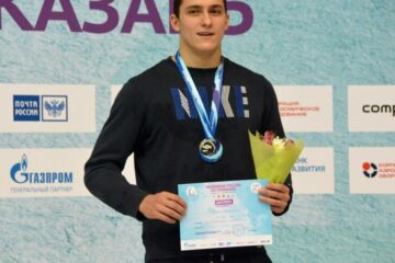 На проходящем в столице Татарстана чемпионате России по плаванию на короткой воде завершился полуфинальный заплыв на дистанции 100 м вольным стилем среди мужчин.