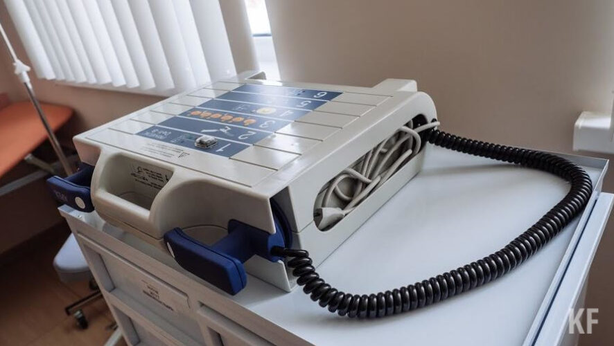 Они терпеливо проходят ликбез общения с ними по телефону.