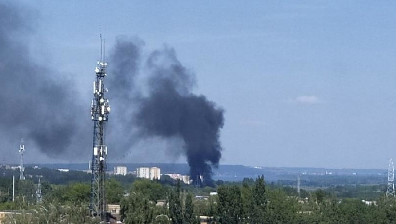 Предварительная версия случившегося - неосторожное обращение с огнем неустановленных лиц.