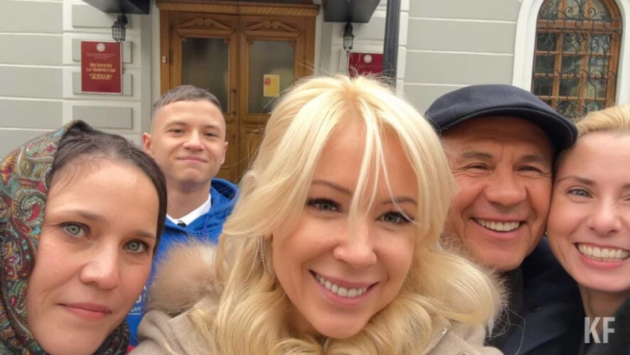 Встреча с раисом РТ прошла в Казанском кремле.