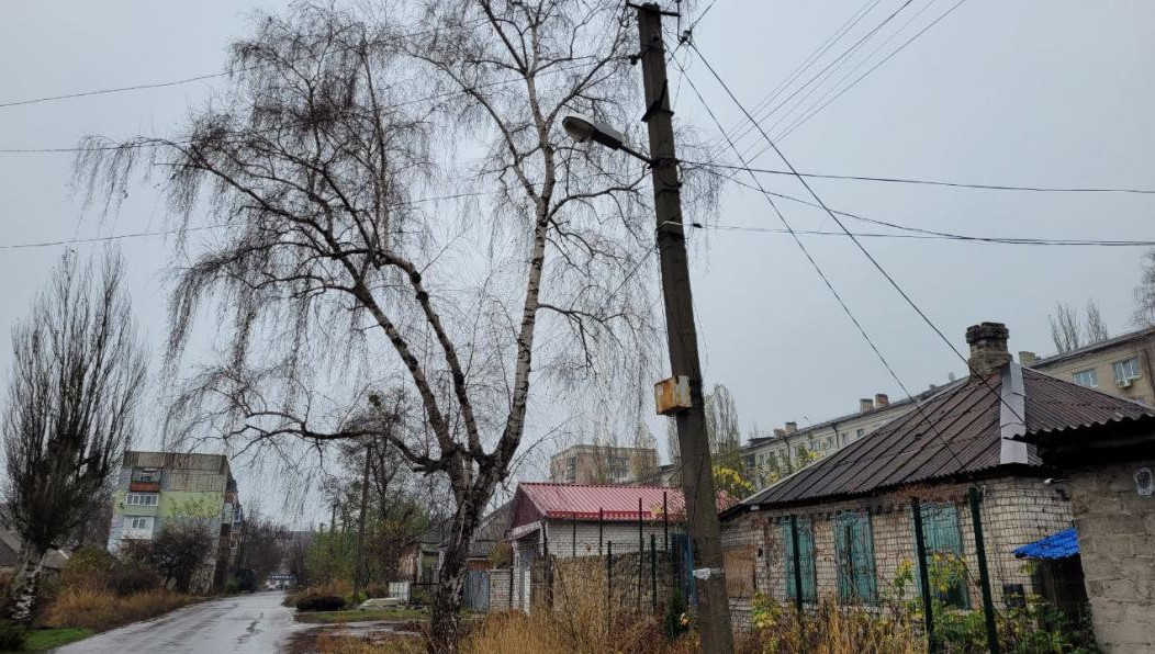 Уже установлено 83 из 126 железобетонных опор.