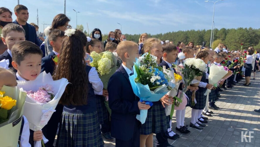 В автограде торжественно открыли полилингвальное учреждение.