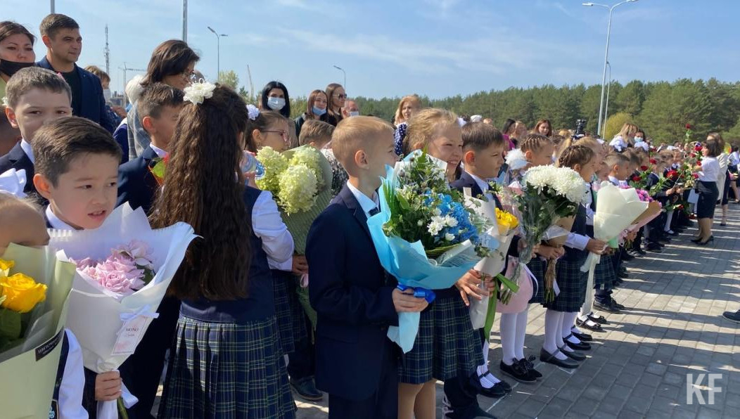 В автограде торжественно открыли полилингвальное учреждение.