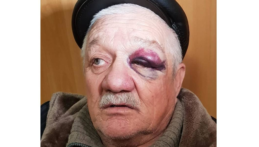 Пожилого водителя