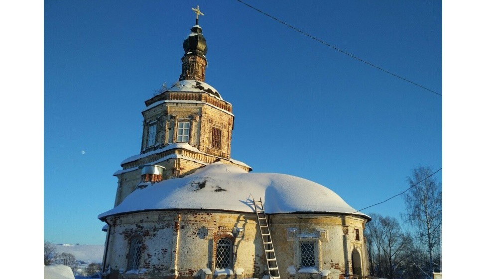 Земельный участок в Высокогорском районе Татарстана был оформлен в собственность Семина вместе с храмом