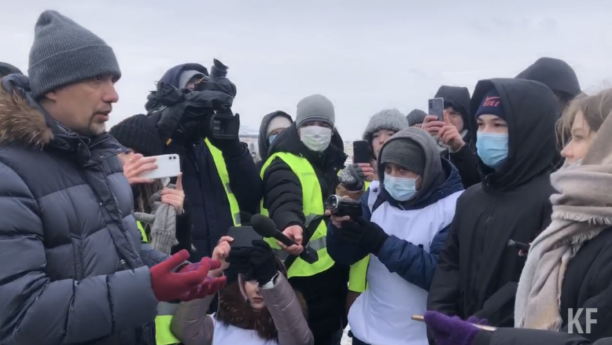 Министр по делам молодежи Татарстана вышел к участникам протеста