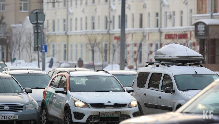 Минпромторг разрабатывает комплексные меры поддержки отечественного автопрома на фоне санкций.