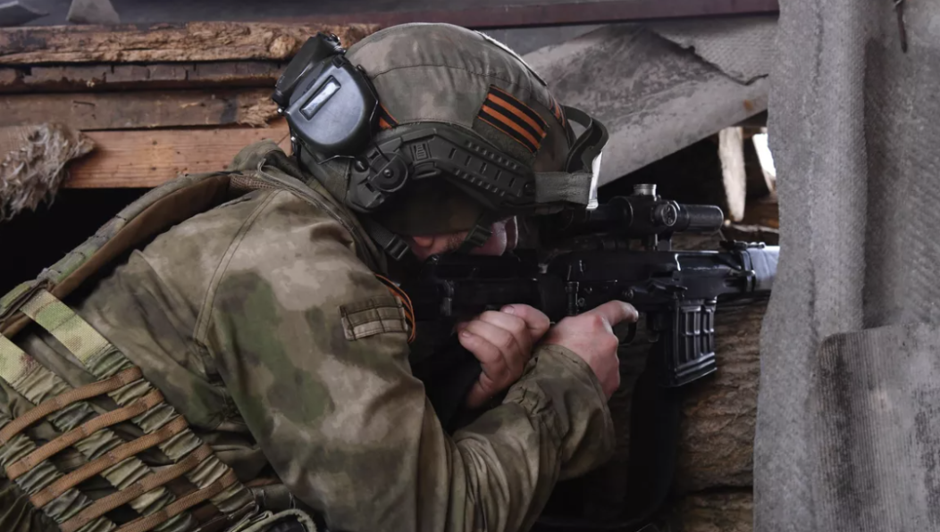 Также ведутся бои в районе Авдеевки.