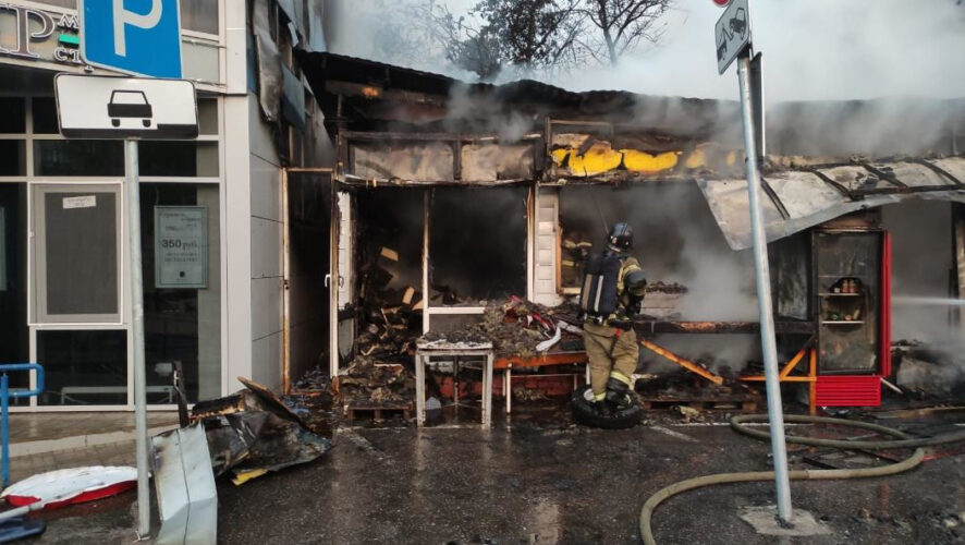 Общая площадь пожара составила 50 квадратных метров.