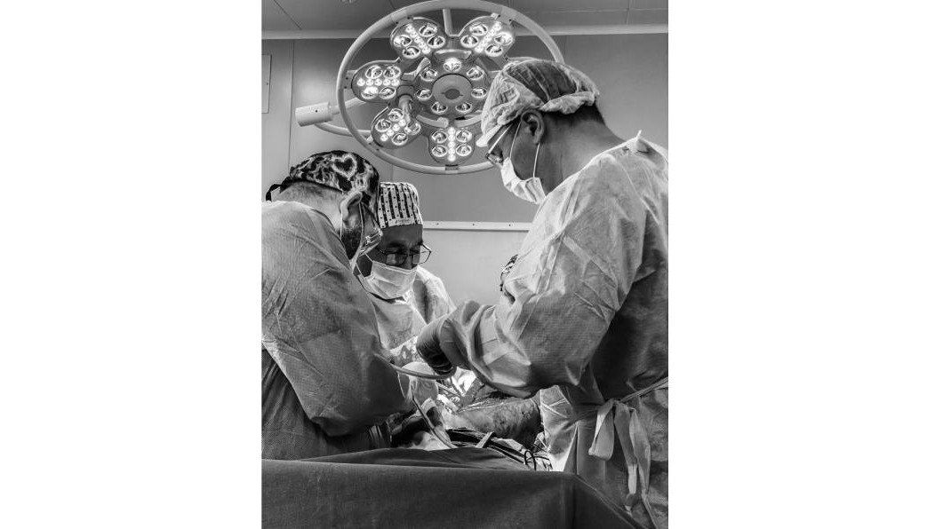 Операция заняла четыре часа.