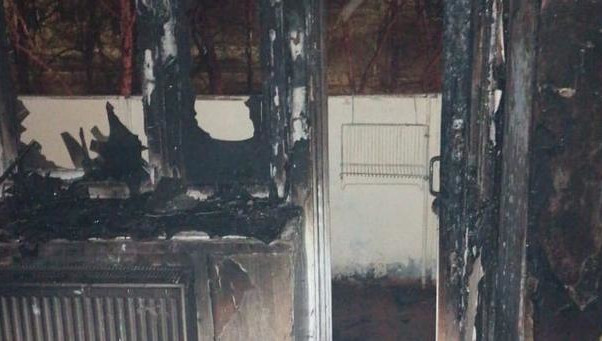 Люди оказались отрезаны от выхода дымом.