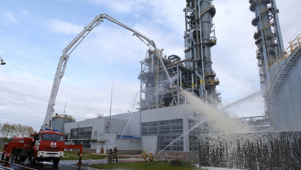 По легенде учений из-за разгерметизации емкости с метанолом произошел выброс парогазовоздушного облака.