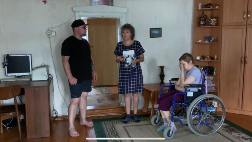 Глава семейства не потянул платежи по ипотеке.