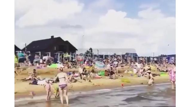 Видео отдыха жителей республики на пляжах попадают в соцсети.