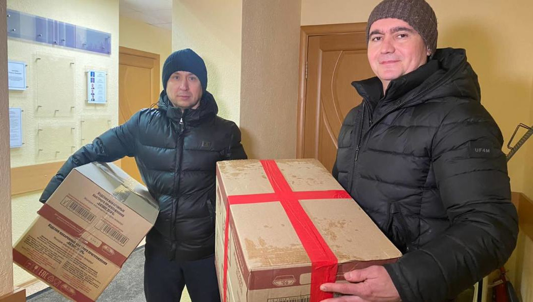 На просьбу активистов помочь с перевозом груза отозвался Айдар Метшин.