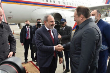 И.о. премьер-министра Армении приехал на Евразийский межправительственный совет.