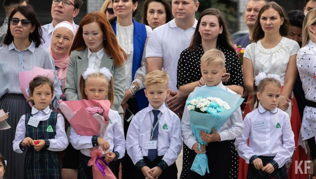 В этом году за парты сели более 20 тысяч первоклассников.