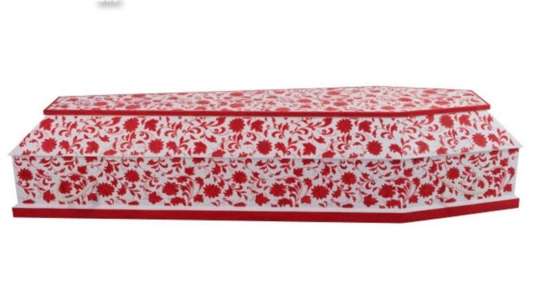 Мария продает не менее 50 гробов за месяц