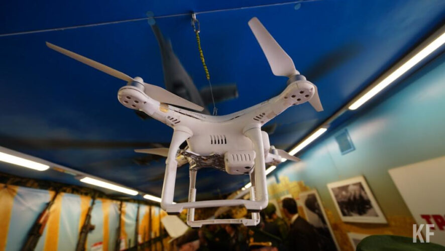 В результате взрыва повредилась цистерна.